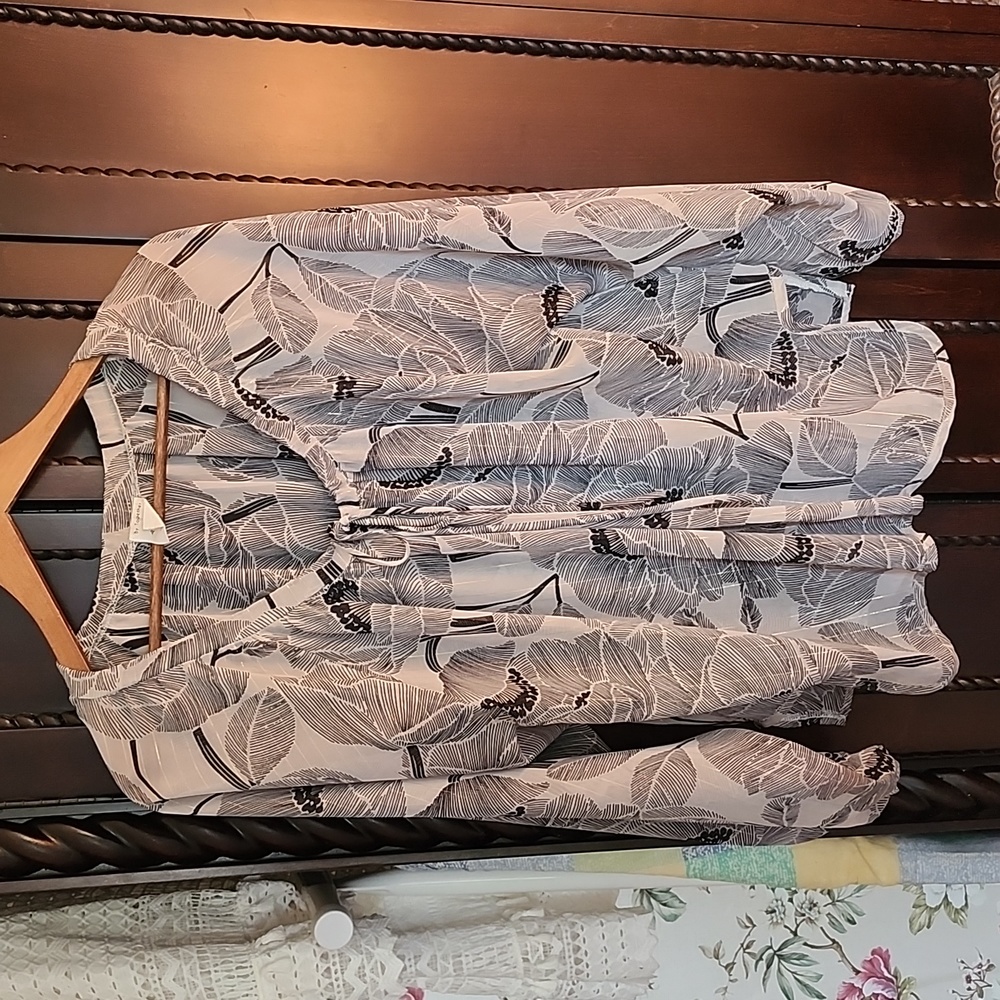 4/$20 By Together Collection Floral Sheer Blouse